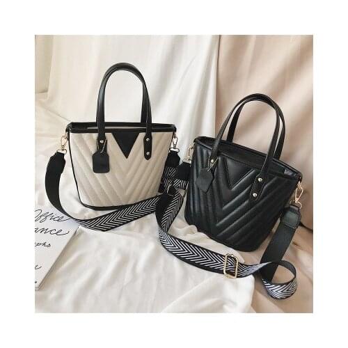 Womens Korean 2019 new wild handbag fashion wild rhombus diagonal black White small square bag bolsa feminina louie vuiton