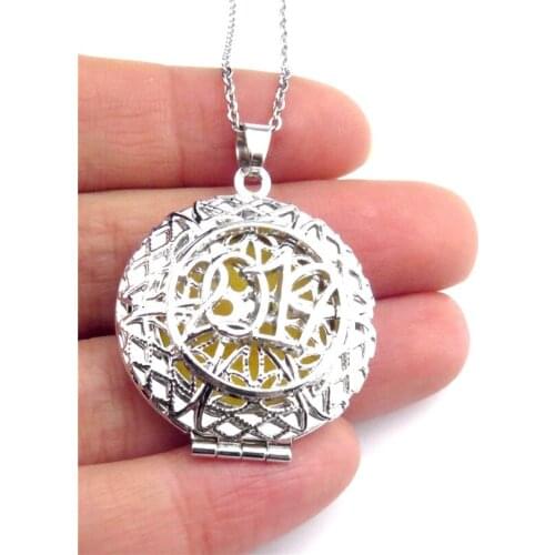 Number 2018 2019 2020 Years Retro Aroma Necklace Locket Essential Oil Diffuser Pendant Necklaces Fit Women Gift Jewelry