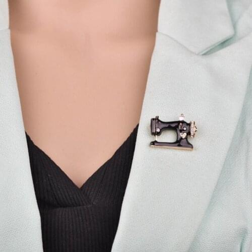 Fashion Sewing Machine Brooches For Women Crystal Luxury Vintage Clothing Enamel Pins Cute Jewelry Accessories Gift