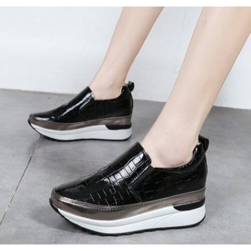 Breathable Fashion Comfort Loafers Silver Platform Shoes Woman Slip On Swing Women Flats Shoes Outdoor Sneakers