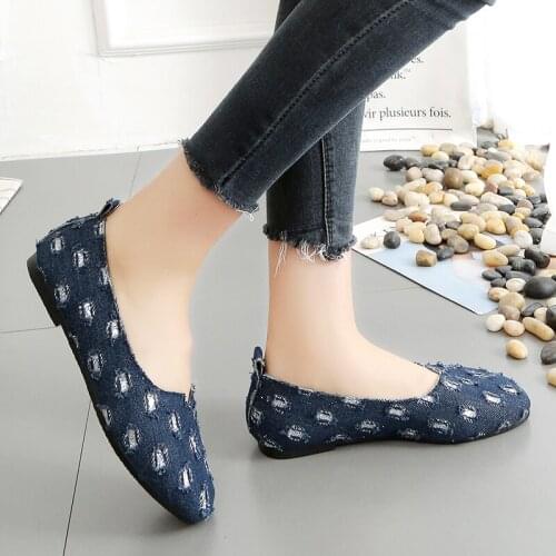 Womens flat shoes 2020 Spring Personalized hole denim comfortable and lightweight trendy platform walking womens shoes U19-73