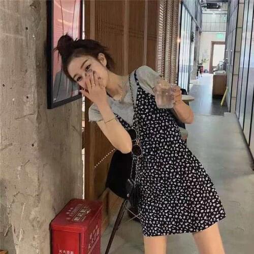 Floral Dress Female 2021 New V-neck T-shirt + Thin Black Daisy Suspender Skirt Two-piece Suit