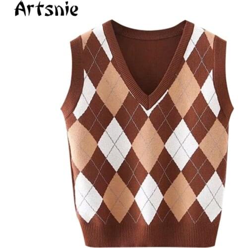 Artsnie Vintage Argyle Sweater Vest Women V Neck Sleeveless Spring 2021 Pull Femme Streetwear Casual Knitted Brown Sweater Vest