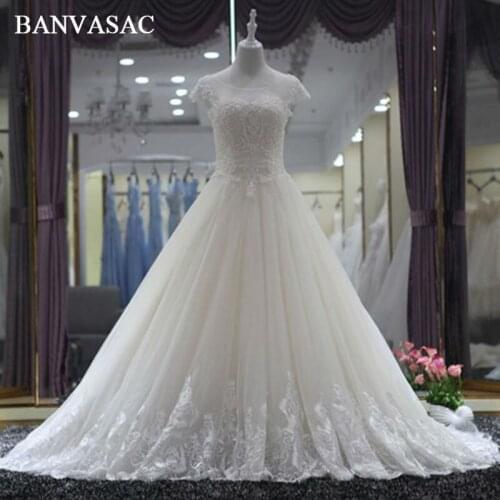 BANVASAC 2017 New Elegant Embroidery O Neck Wedding Dresses Short Sleeve Crystals Satin Sweep Train Lace Bridal Ball Gowns