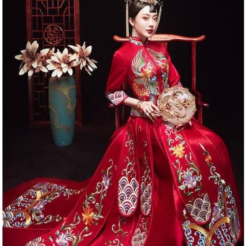 Refined Banquet Chinese Traditional Wedding Dress Long Cloak Embroidery Cheongsam Stylish Elegant Bride Vintage Qipao Cape