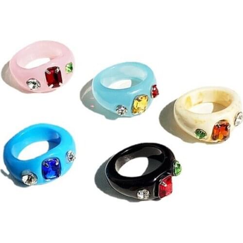 2021 New Trend Resin Acrylic Diamond Inlaid Fashion Ring for Men and Women Jewelry Jelly Ring Fingerfinger Ring
