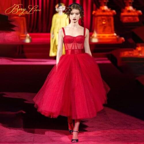Berylove Red Prom Dresses Spaghetti Strap A Line Tiered Evening Dresses High Waist Sexy Elegant Party Gown Tulle Robe de soiree