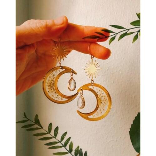 Pressed Real Flower Moon Earrings Beautiful Crescent Moon Dangle Earrings Boho Jewelry Unique Gypsophila Earrings