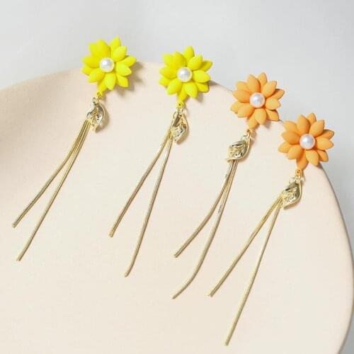 Korean fashion temperament simple small flower pearl long tassel chain earrings female net red all-match small jewelry