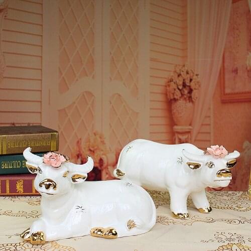 Vatican St. Enoch high-end home jade porcelain crafts lovers Niu Niu Vaughan Home Decoration manufacturers, accusing