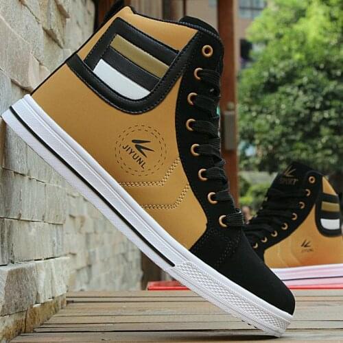 Skateboarding Shoes High Top Leather Sneakers Men Fashion Casual Shoes Adolescent Non-slip Damping White Shoes Students 6.5-11
