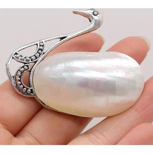 1pcs High Quality Natural Ostrich Shape White Shell Pins For Women Elegant Fashion Pin Brooch Wedding Jewelry Size 60x57mm