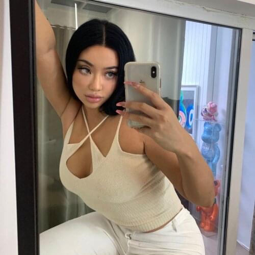 3 Colors High-Density Grainy Cross-Over Design On The Chest, A Variety Of Ways To Wear High-Elastic Knit Short Camisole