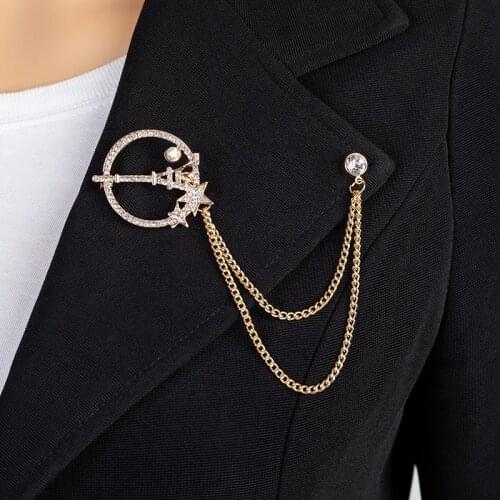 Fashion Luxury Atmosphere Iron Tower Alloy Gold Brooch Men And Women Couples The Same Style Western Assembly Jewelry Banquet Pin