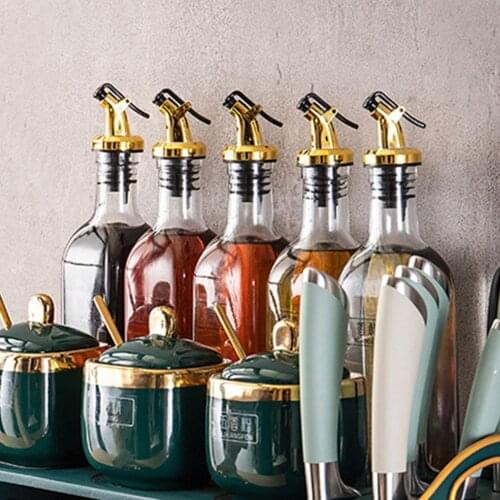 Oil Bottle Stopper Lock Plug Olive Oil Sprayer Vinegar Bottles Can Lock Plug Seal Leak-proof Food Grade Plastic Nozzle Dispenser