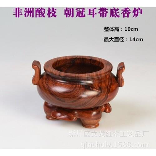 African wood ear toward the crown with bottom censer