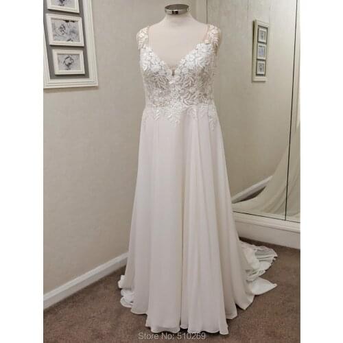 Soft Romantic Delicate Boho Wedding Dress Flowers Leaves Lace Bodice Beaded Chiffon Keyhole Back Vintage Bridal Gowns Plus Size