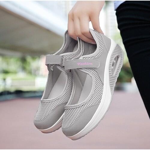 Sandals Women New Mesh Brand Casual Shoes Lightweight Ladies Sport Sneakers Outdoor Flats Walking Trainning Footwear