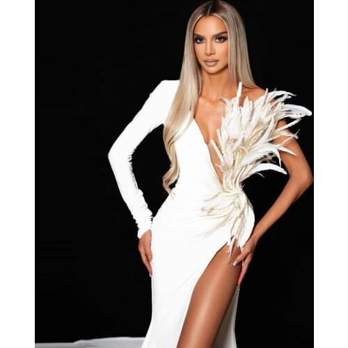 Elegant One Shoulder Long Sleeves Evening Dresses With Train Feathers Arabic Style Plus Size Women Pageant Gowns