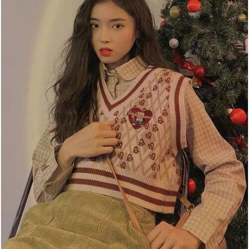 Vintage Argyle Sweater Vest Women 2021 Korean Style Cute Teddy Bear Heart Embroidery Stripe V Neck Short Knit Tank Top T654
