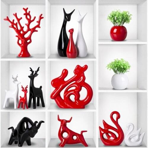 Artracyse Decoration Statue Creative Home Wine Cabinet Decoration Living Room Bedroom Ceramic Crafts Wedding Gift Decoration
