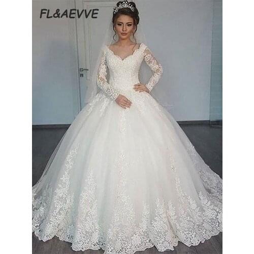 Vintage Lace Ball Gown Wedding Dresses White Long Sleeves Court Train V-neck Lace Up Tulle Wedding Dress Bridal