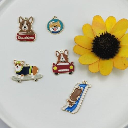 10pcs/lot Cartoon Dog Skateboard Dog Driver Car Puppy Enamel Charms Pendants Handmade Craft Metal Charms for DIY Jewelry Making