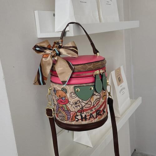 Fashion designer Shoulder Bags Retro Casual Women Totes crossbody Bag Female Leather white Chain Handbag for Women 2021