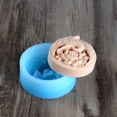 Silicone Soap Mold Round Shape with Crane for Natural Handmade Bath Bomb Mould