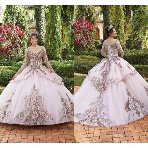 Light Pink Princess Quinceanera Dresses Elegant V Neck Long Sleeve Sequin Sweet 15 Dress Sparkly Sequin Appliques Prom Dresses