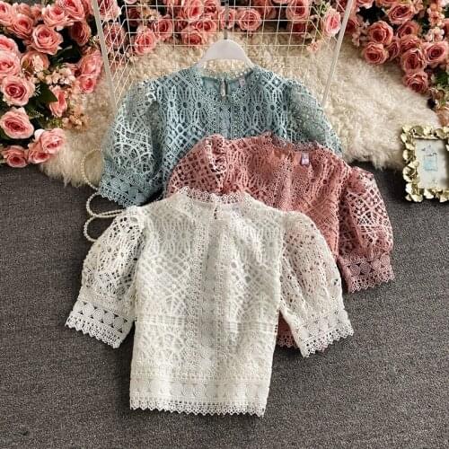 Puff sleeve crochet hollow lace shirt short sleeve pure color sweet temperament all-match age-reducing blusas cropped coat