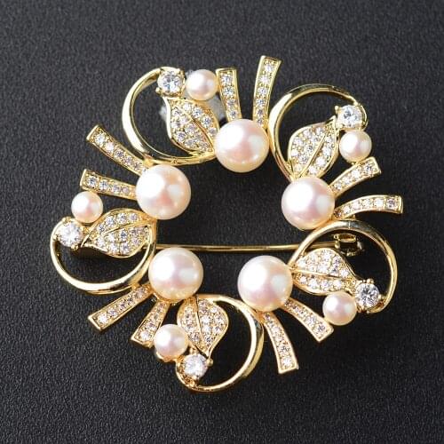 Womens 38X38mm Pearl Brooch Gold Plated Crystal Bowknot Brooch