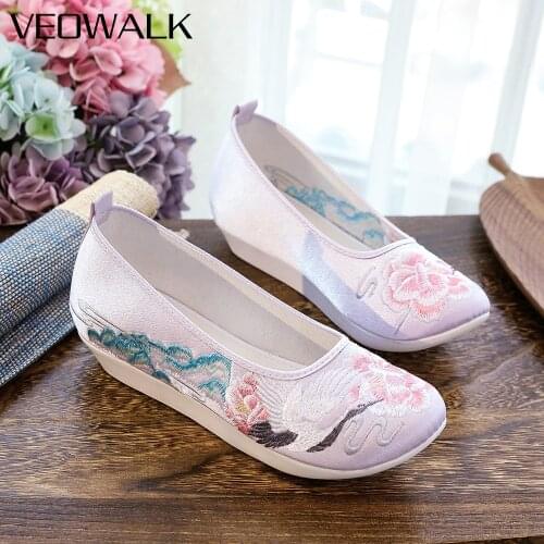 Veowalk Inside Platforms Women Satin Cotton Fabric Embroidered Hanfu Shoes Slip On Creepers Elegant Ladies Comfortable Loafers