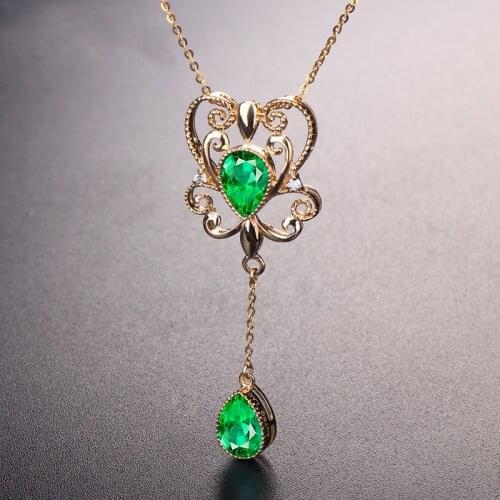 18k Yellow Gold Hollow Out Pendants Necklace for Women Natural Emerald Vintage Court Temperament Luxury Jewelrys Designers Gifts