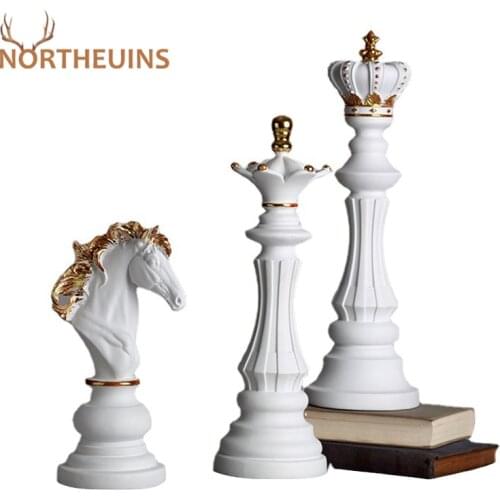 NORTHEUINS Resin Chess Pieces Board Games Accessories Retro Aesthetic Room Decor for Interior Home Decoration Chessmen Sculpture