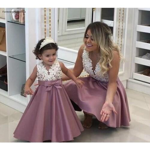 2019 Princess Cheap Lovely Cute Flower Girl Dresses Satin Mother and Daughter Toddler Long Kids First Holy Communion Dress