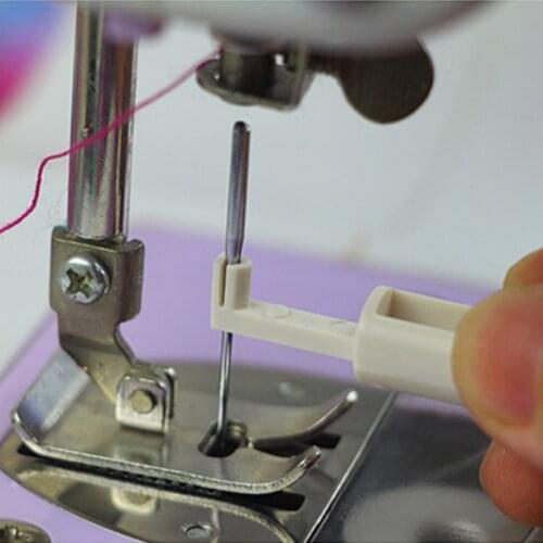 Plastic sewing machine needle Convenient elderly automatic needle thread guide for sewing tools