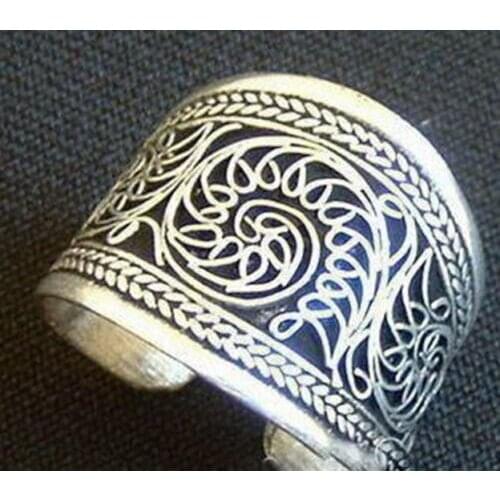 Hot sell new - free shipping Adjustable India and Nepal Old Beautiful Tibet Silver Mantra luck Thumb Ring