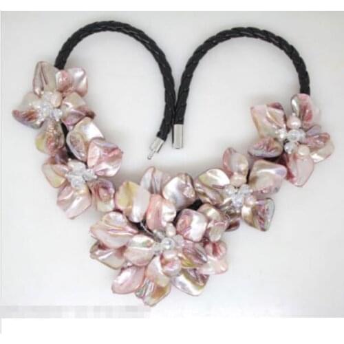 Hot sale new Style Beautiful Pink pearl shell mother of crystal pearl flower pendant necklace