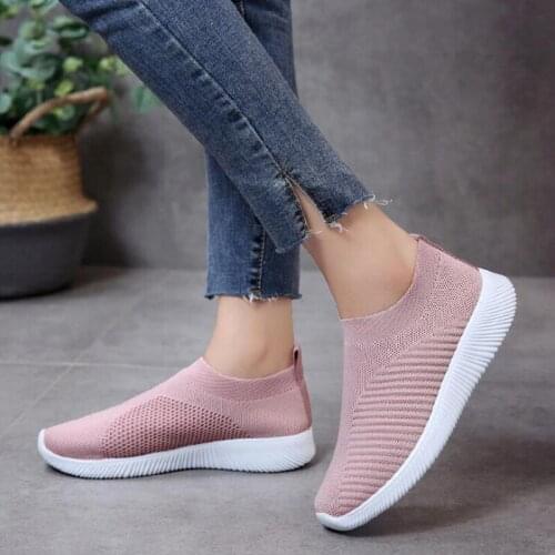 Women Flats Shoes Breathable Mesh Platform Sneakers Women Slip on Soft Ladies Casual Running Shoes Woman Knit Shoes