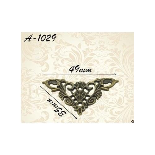 Corner Brackets A-1029 small Antique Lace alloy hollow angle European hardware corner wooden wine box