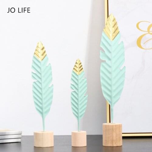 JO LIFE Nordic Style Feather Wooden Decorations Iron Feather Ornament Figurines Craft Home Office Decor Accessories