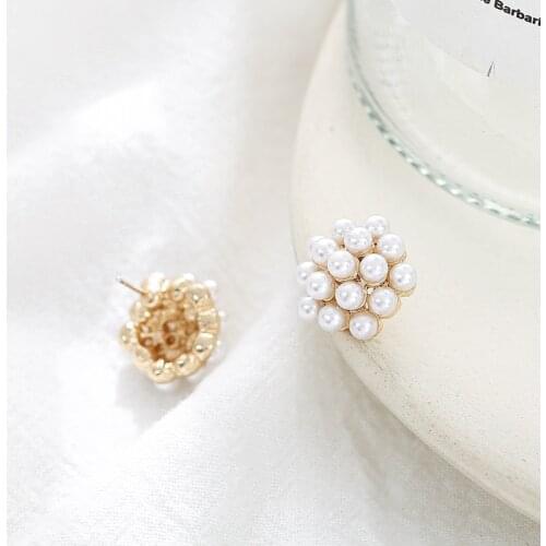 XIYANIKE Many Pearl Earrings Flower Shape Simple Small Exquisite Summer Fashion Stud Earrings Ladies Gifts everyday Jewellry