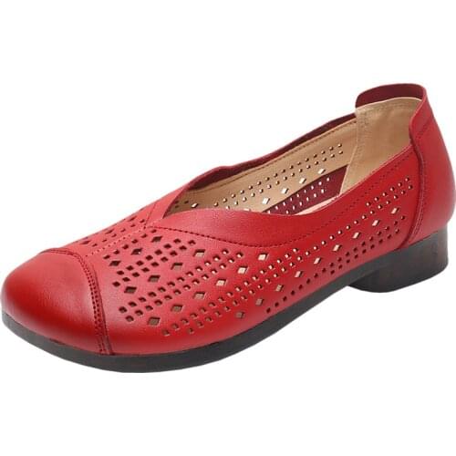 Hot 2021 New Spring Summer Round Toe Top Cowhide Hole Hole Shoes Cool Sandals Women Flats Soft Comfortable Fashion Casual Shoes