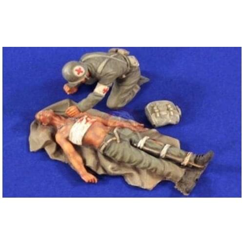 2 resin soldiers 1:35