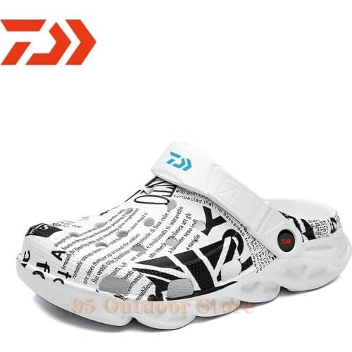 2021 New Daiwa Fishing Shoes Summer Quick Dry Unisex Sandals Beach Shoes Womens Thick Sole Slipper Clogs Flip Flops for Men
