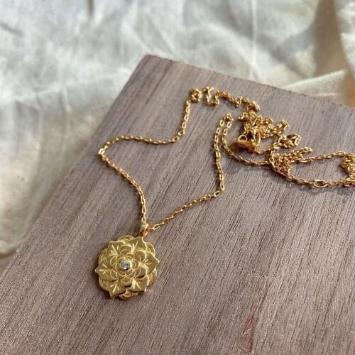 Silvology 925 Sterling Silver Lotus Flower Pendant Necklace Elegant Design Necklace for Women 2020 Birthday Jewelry Party Gift