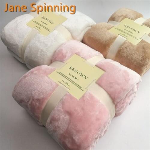 Jane Spinning Fleece Blankets On The Sofa