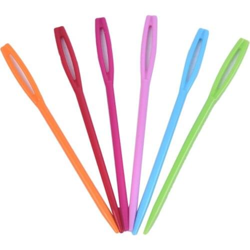 100 Pieces Plastic Darning Threading Weaving Sewing Needles for Kids Craft 7cm