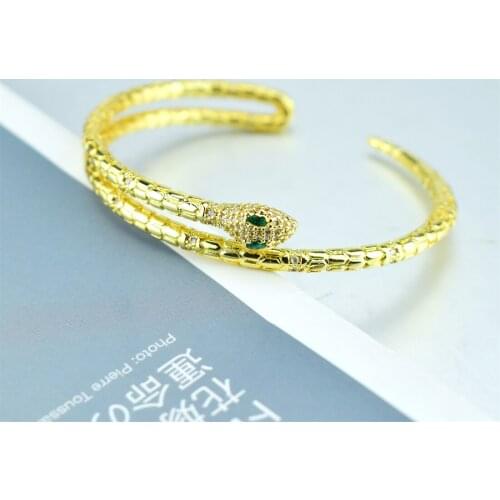 Fashion Design CZ Stone Green Eyes Gold Color Snake Shape Bangles Cuff Copper Bracelets Exquisite Ornaments for Women Jewelry